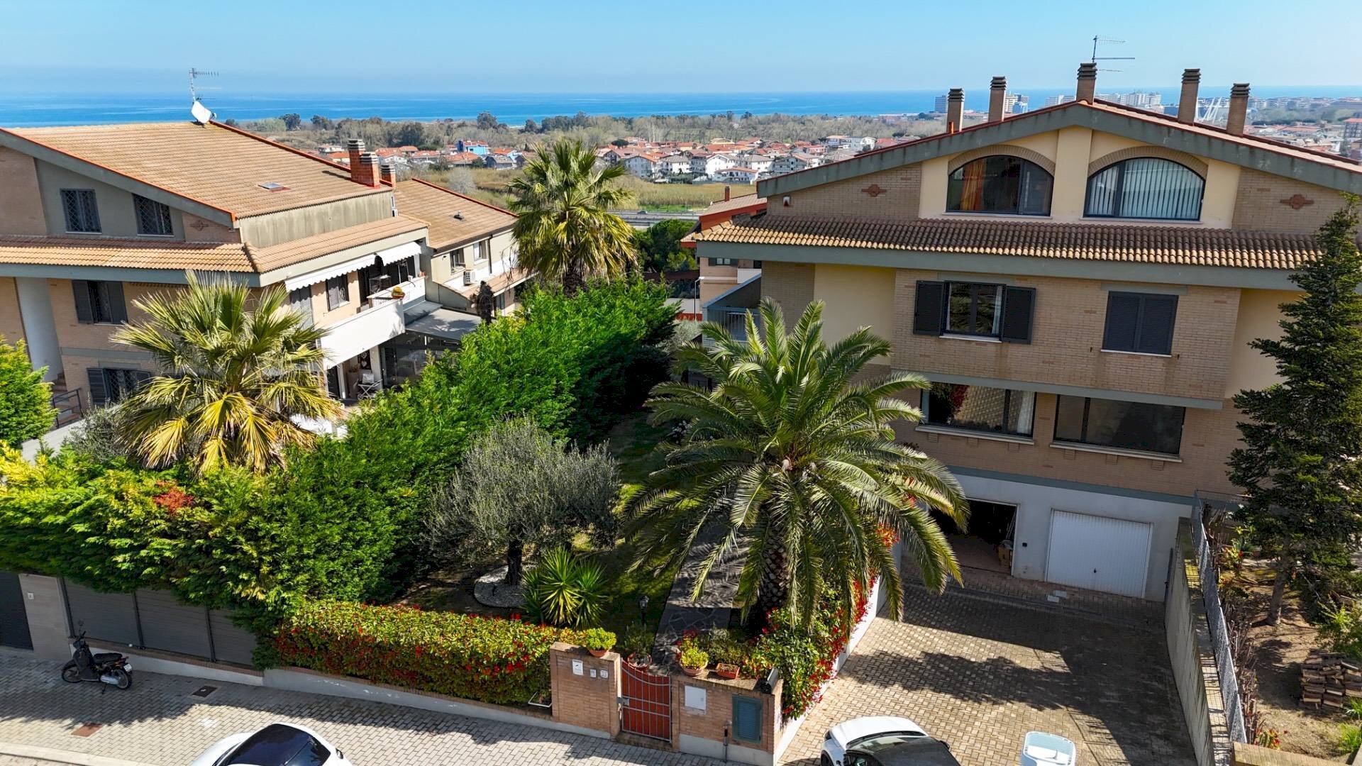 Foto 1 - Villa a Schiera via levante
 
33, Città Sant'Angelo - foto 1