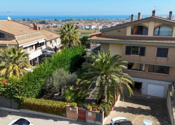 Foto 1 - Villa a Schiera via levante
 
33, Città Sant'Angelo - foto 1