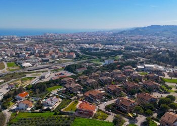 Foto 3 - Villa a Schiera via levante
 
33, Città Sant'Angelo - foto 3