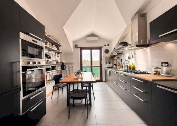 Cucina - Attico via Rio Tercero, Carmagnola - foto 8