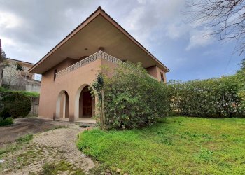 Foto 1 - Villa Corso Bernardino Telesio
 
80, Settingiano - foto 1
