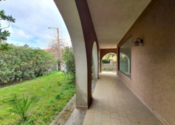 Foto 6 - Villa Corso Bernardino Telesio
 
80, Settingiano - photo 6