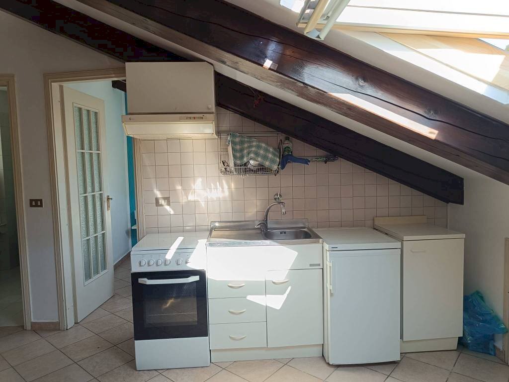 Cucina - Bilocale via Savoia, 3, Pinerolo - foto 3