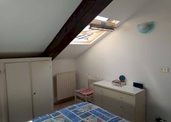 Camera da letto - Bilocale via Savoia, 3, Pinerolo - foto 13