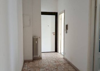 Corridoio - Trilocale corso Casale, 51, Asti - foto 5