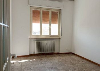 Camera da letto - Trilocale corso Casale, 51, Asti - foto 12