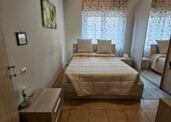 Camera da letto - Bilocale via al Castello, 22, Asti - foto 6