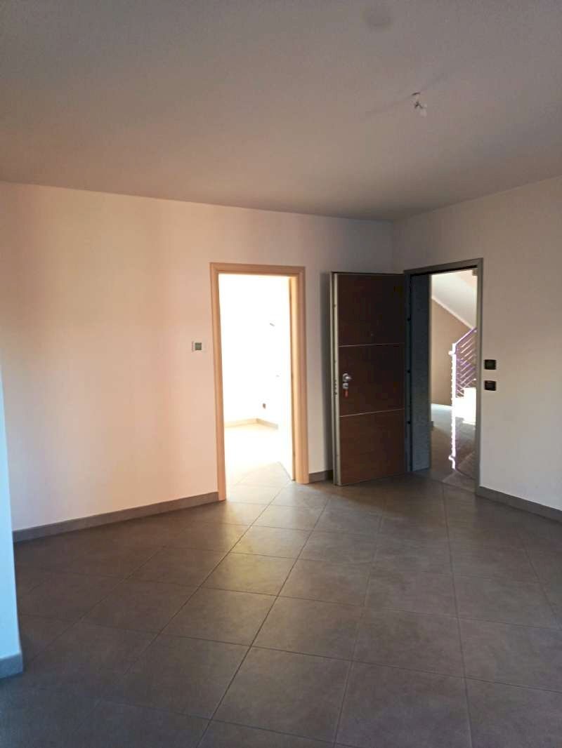 soggiorno - Quadrilocale corso GIULIO CESARE, 67, Torino (zona Aurora) - foto 1