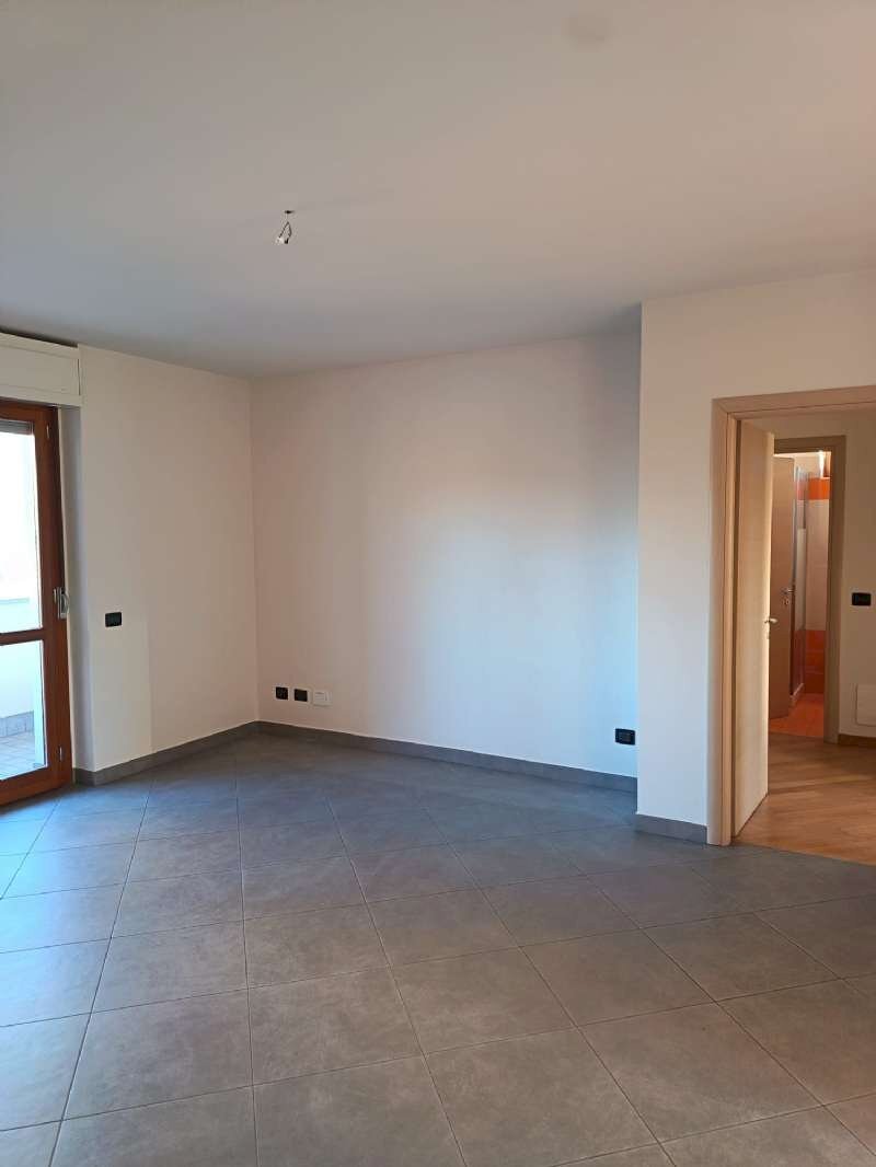 soggiorno - Quadrilocale corso GIULIO CESARE, 67, Torino (zona Aurora) - foto 3