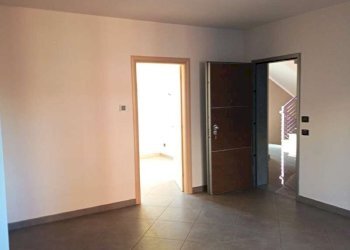 soggiorno - Quadrilocale corso GIULIO CESARE, 67, Torino (zona Aurora) - foto 1