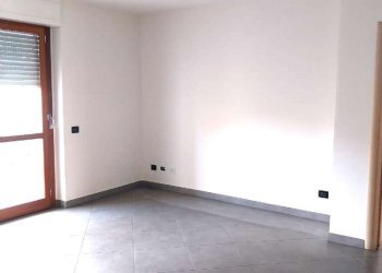 soggiorno - Quadrilocale corso GIULIO CESARE, 67, Torino (zona Aurora) - foto 2