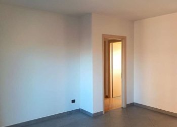 soggiorno - Quadrilocale corso GIULIO CESARE, 67, Torino (zona Aurora) - foto 4