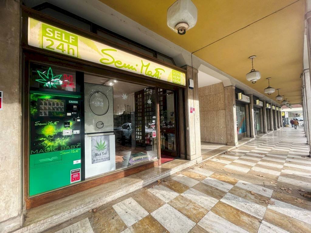 Altro - Shop via Silvestro Sanvito, 60, Varese - photo 1