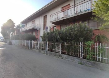 Facciata - Four-room apartment via Enrico Toti, 1, Peschiera Borromeo - photo 1