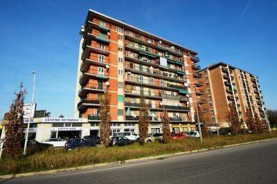 Facciata - Three-room apartment via Amedeo d'Aosta, Mediglia - photo 2