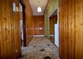 corridoio - Trilocale via Amedeo d'Aosta, Mediglia - foto 12