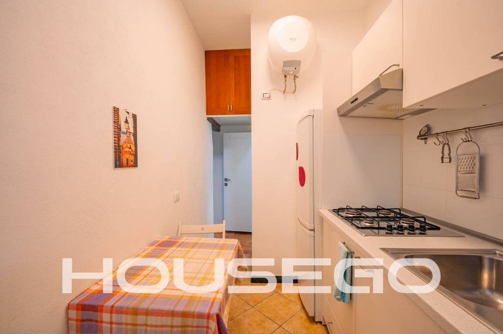 Cucina - Bilocale vico Morchi, 6, Genova (zona Centro Storico) - foto 2