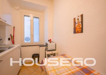 Cucina - Bilocale vico Morchi, 6, Genova (zona Centro Storico) - foto 6