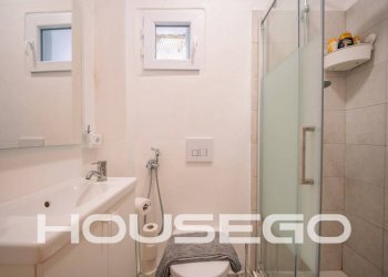 Bagno - Bilocale vico Morchi, 6, Genova (zona Centro Storico) - foto 8