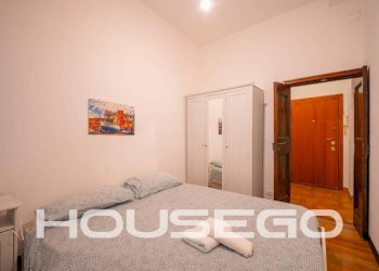 Camera da letto - Bilocale vico Morchi, 6, Genova (zona Centro Storico) - foto 10