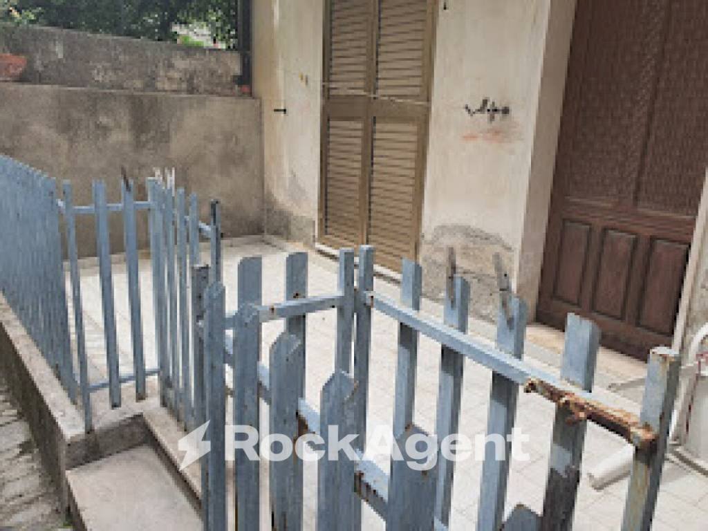 Balcone - Casa indipendente via Poerio, Gioiosa Ionica - foto 2