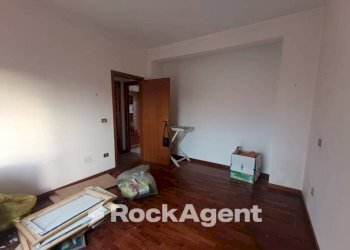 Camera da letto - Three-room apartment corso Vittorio Emanuele, Marcellina - photo 4