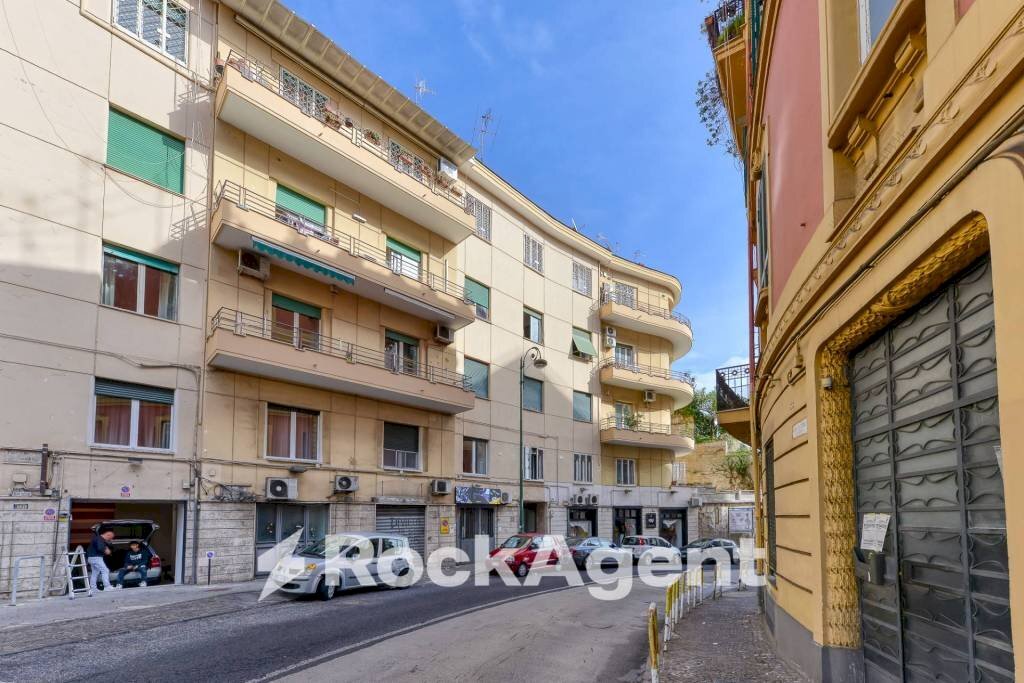 Zona - Four-room apartment via Torquato Tasso, Napoli (neighborhood Vomero) - photo 3
