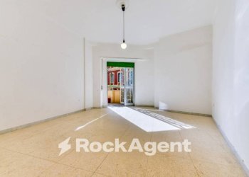 Camera da letto - Quadrilocale via Torquato Tasso, Napoli (zona Vomero) - foto 17