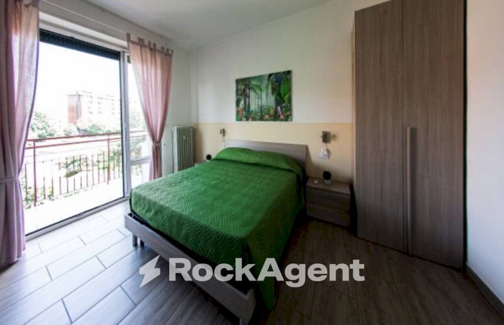 Camera da letto - Trilocale via Lorenteggio, 209, Milano (zona Lorenteggio) - foto 2