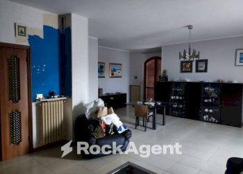 Salone - Villa via G. D'Annunzio, 4, Catignano - photo 34