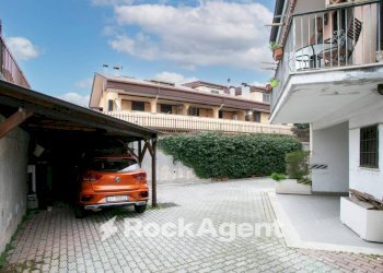 Posto macchina - Villa a Schiera viale Valle dell'Aniene, Guidonia Montecelio - foto 17