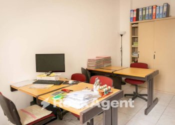 Ufficio - Quadrilocale viale di Augusto, 62, Napoli (zona Fuorigrotta) - foto 14