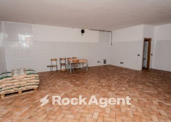 Magazzino - Negozio via Del Macello, 30, Viterbo - foto 3