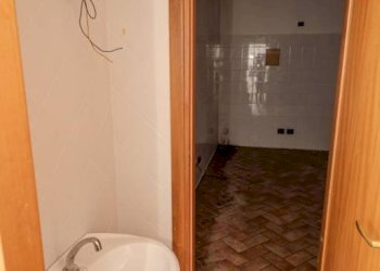 Bagno - Negozio via Del Macello, 30, Viterbo - foto 13