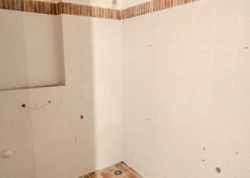 Bagno - Negozio via Del Macello, 30, Viterbo - foto 14