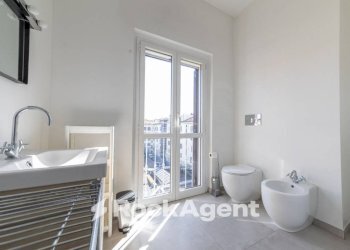 Bagno - Bilocale via Francesco Guicciardini, 5, Milano - foto 17