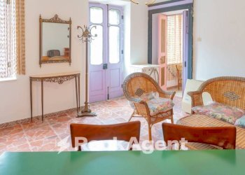 Salone - Appartamento via Collina Forni, 38, Montaldo Scarampi - foto 1