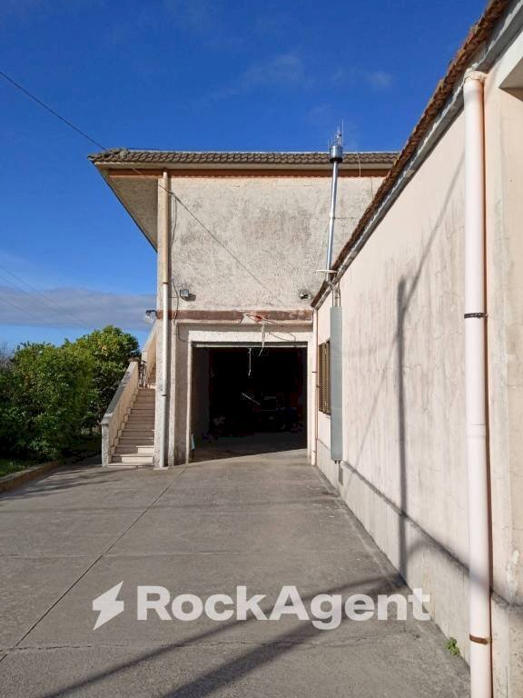 Box auto - Villa via Carrara 9, Latina - photo 1