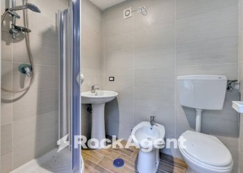 Bagno - Appartamento via Francesco Petrarca, Napoli (zona Posillipo) - foto 15