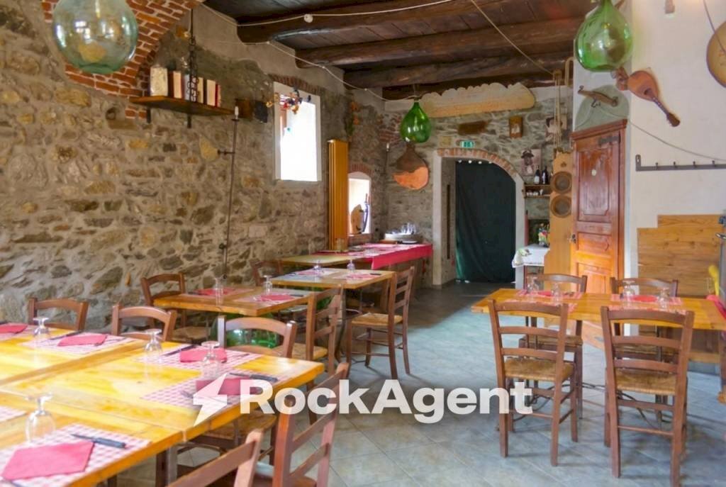Interno non residenziale - Ristorante Frazione Deveys, 1, Salbertrand - foto 3