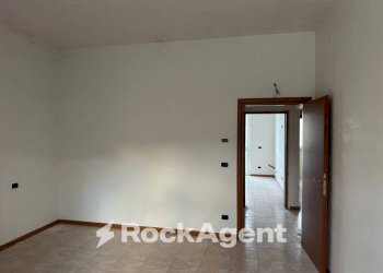 Camera da letto - Appartamento via del Villino, Alanno - foto 6