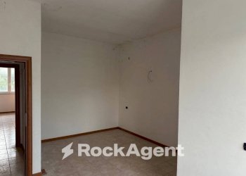 Camera da letto - Appartamento via del Villino, Alanno - foto 8