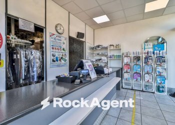 Interno non residenziale - Negozio via Amilcare Ponchielli, 23, Bologna (zona Savena) - foto 3