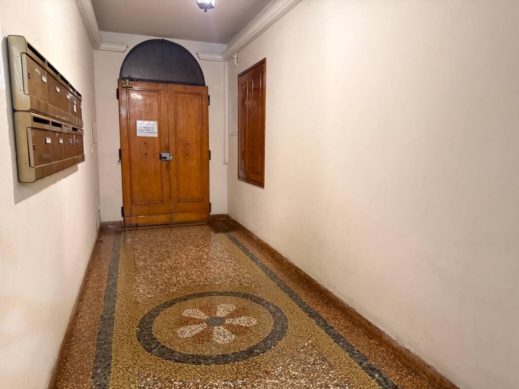 Interno palazzo - Monolocale Bologna (zona Centro Storico) - foto 1