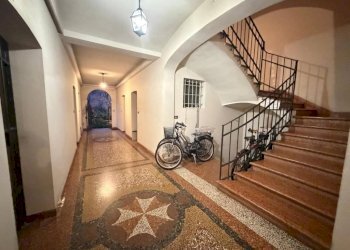 Interno palazzo - One-room apartment Bologna (neighborhood Centro Storico) - photo 4