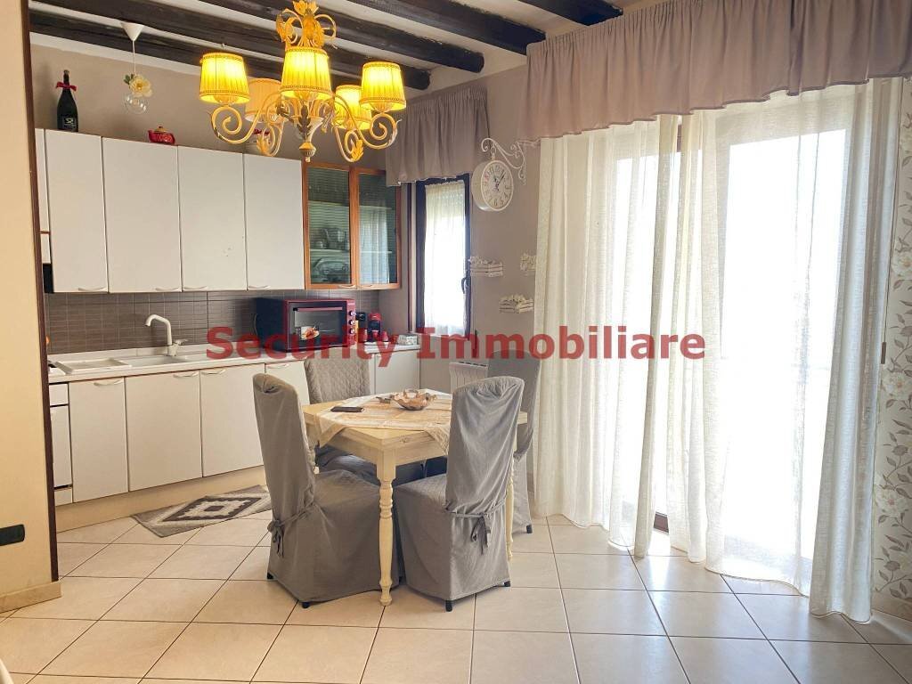 Cucina - Appartamento via Salita di Paola, Sciacca - foto 2