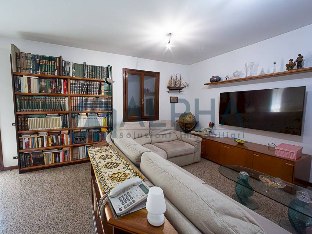 Salone - Villa via Carlo Goldoni, Castelnuovo Rangone - photo 2