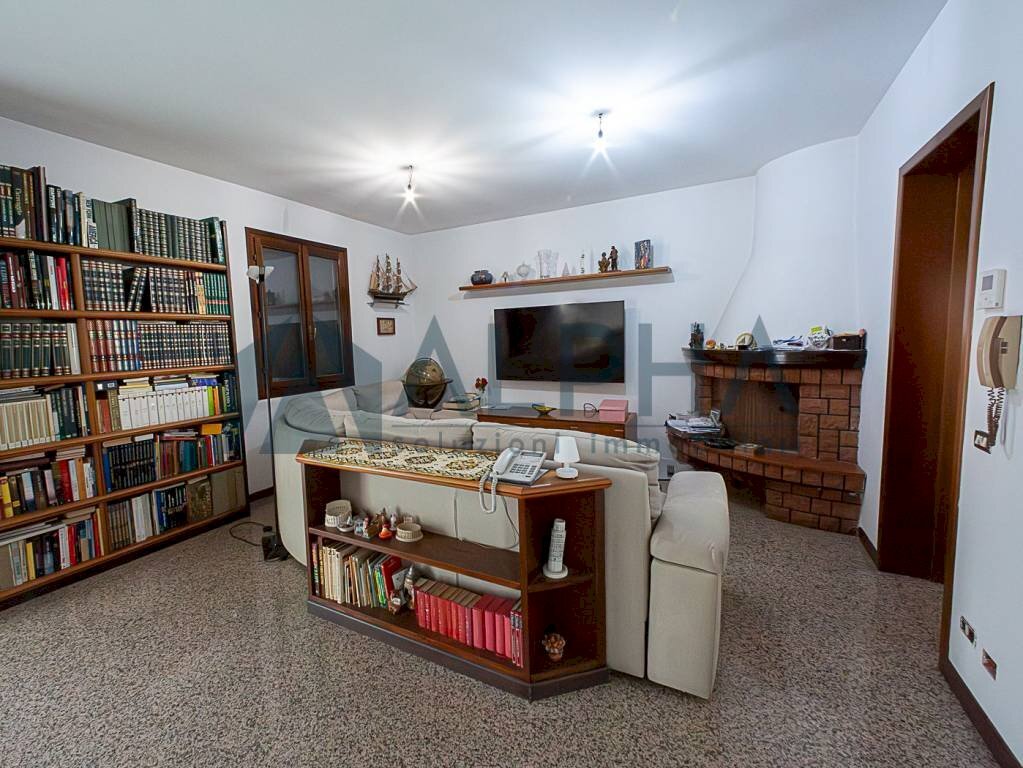 Salone - Villa via Carlo Goldoni, Castelnuovo Rangone - photo 3