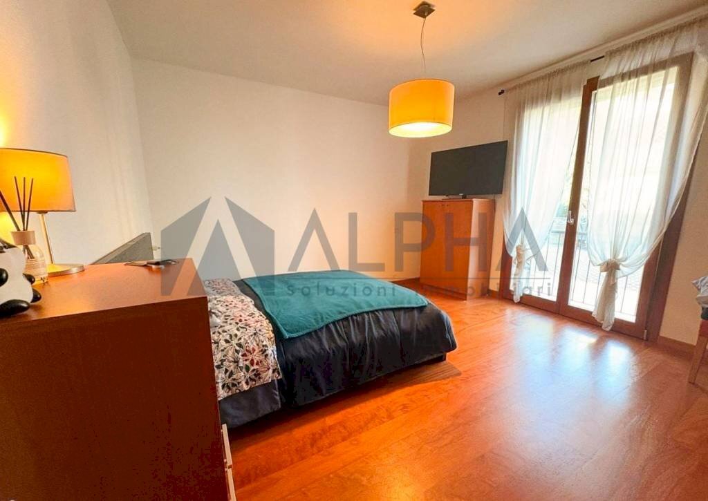 Camera da letto - Appartamento via Bartolo Nigrisoli, 111, Ravenna (zona Sant'Alberto) - foto 2