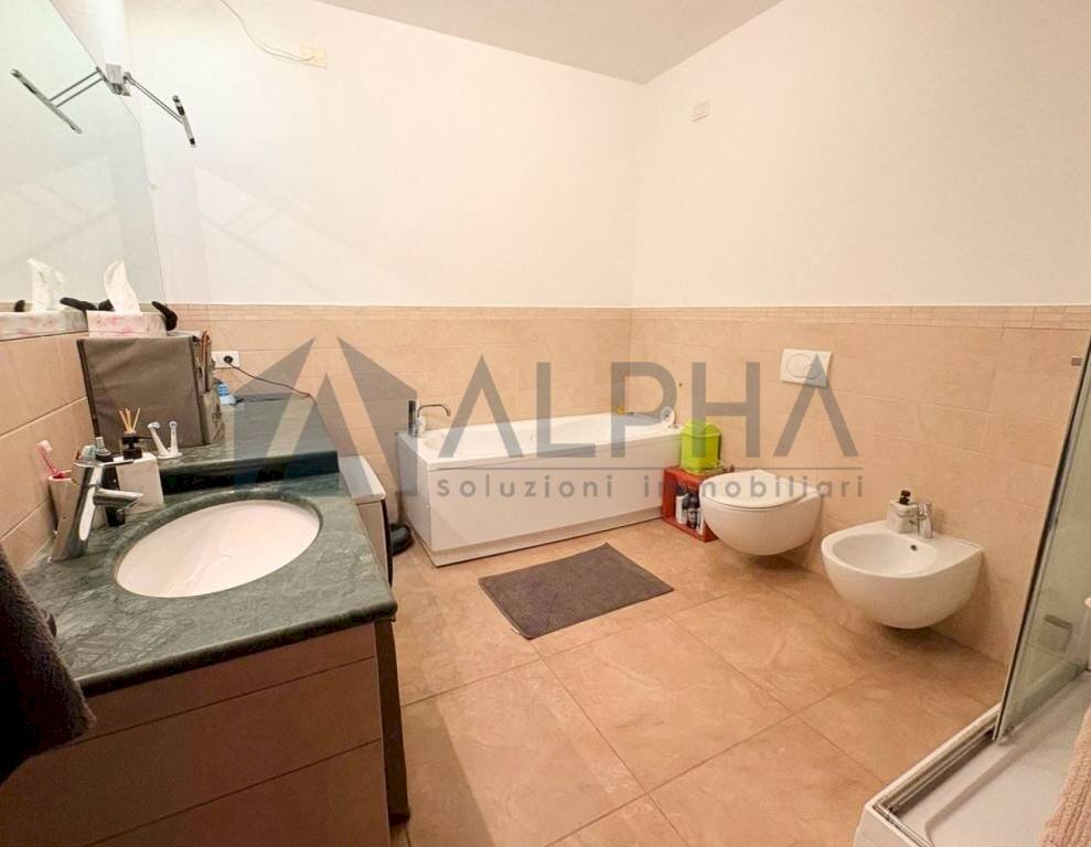 Bagno - Appartamento via Bartolo Nigrisoli, 111, Ravenna (zona Sant'Alberto) - foto 3